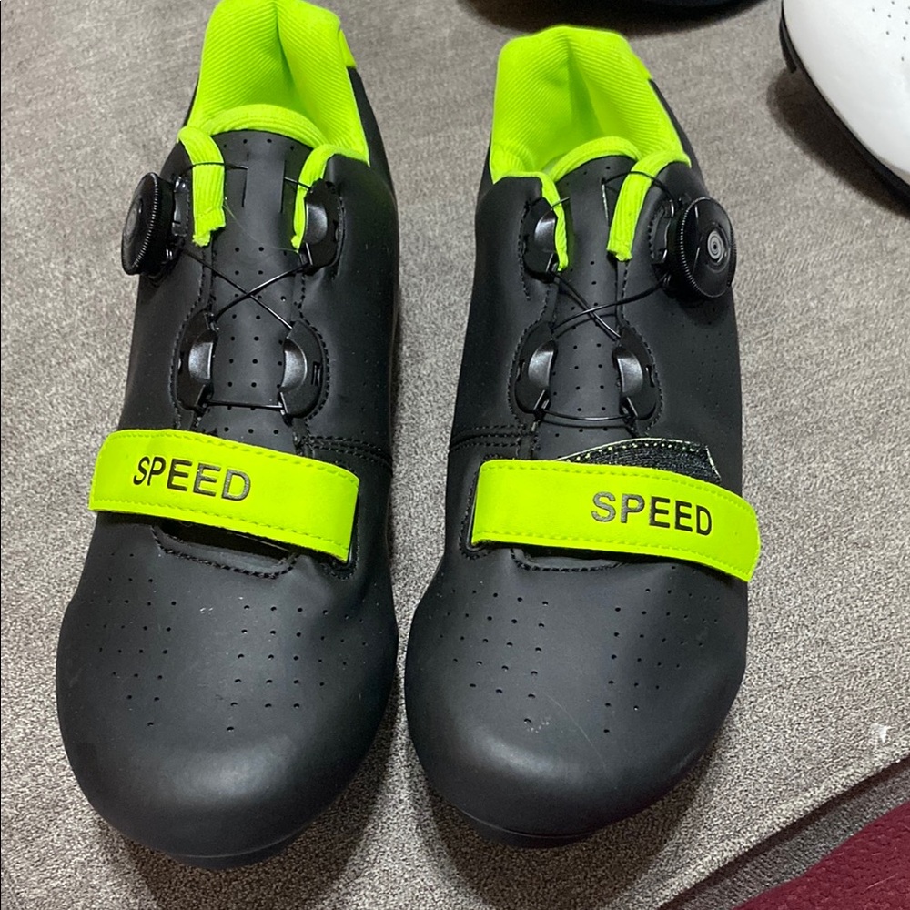 Aspeed Black and Green Athletic Shoes with BOA Dial System